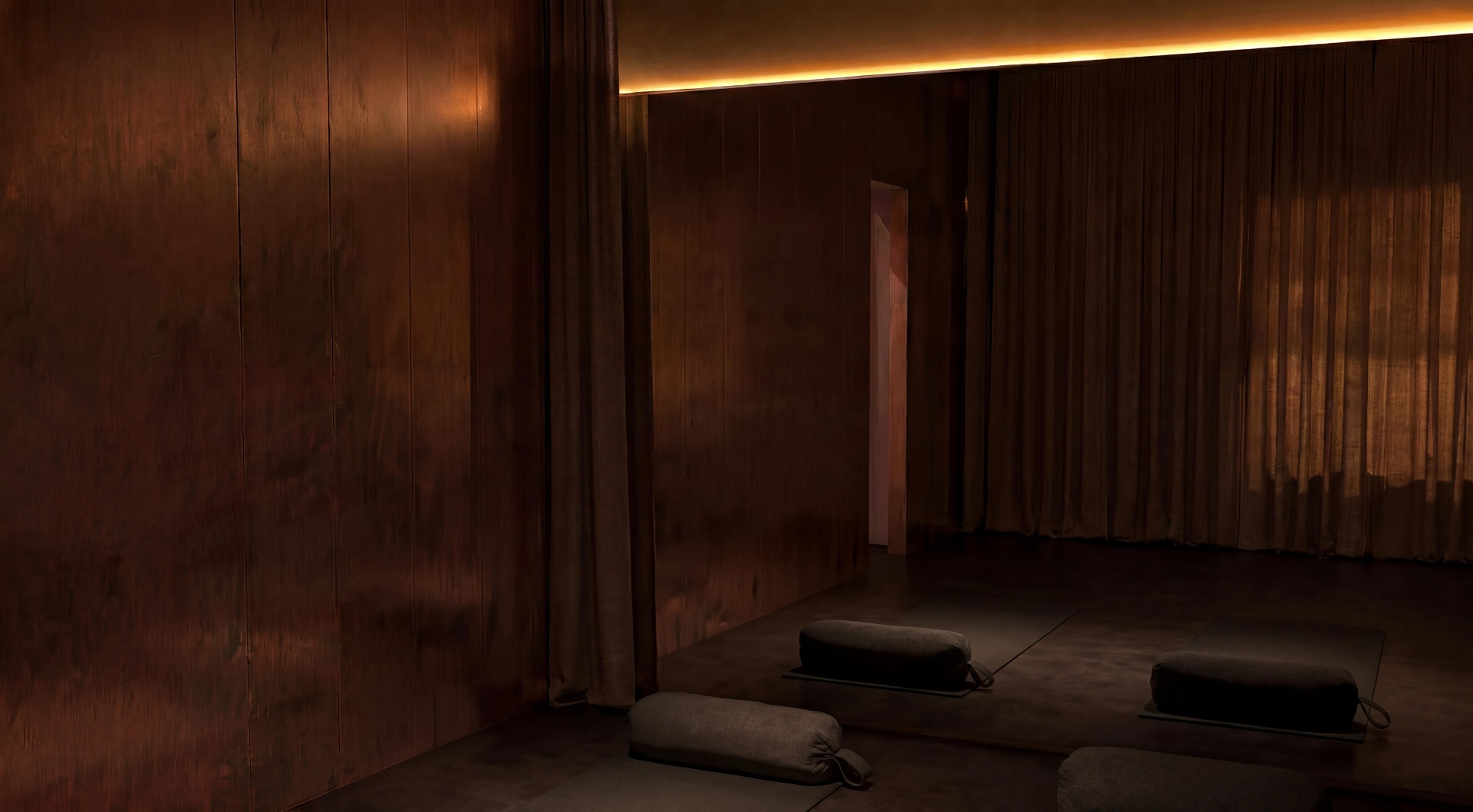 The ROOD Circle interior with warm linen curtains